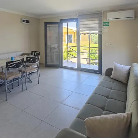 Happy Life Ξενοδοχείο με διαμερίσματα Ürkmez